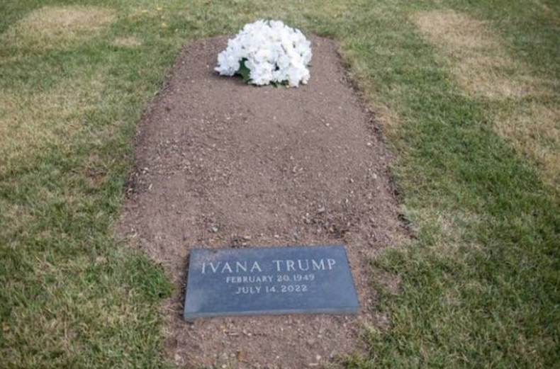La tumba de Ivana en el Club de Golf de Donald Trump.