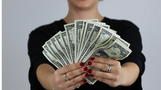 Maneras de hacer inversiones y generar ganancias en dólares. Maneras de hacer inversiones y generar ganancias en dólares.