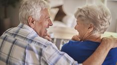 Beneficiarios de Asignación Universal por Hijo (AUH) podrán recibir también los montos relacionados a la Tarjeta Alimentar y la Libreta de Asignación Universal. Beneficiarios de Asignación Universal por Hijo (AUH) podrán recibir también los montos relacionados a la Tarjeta Alimentar y la Libreta de Asignación Universal.