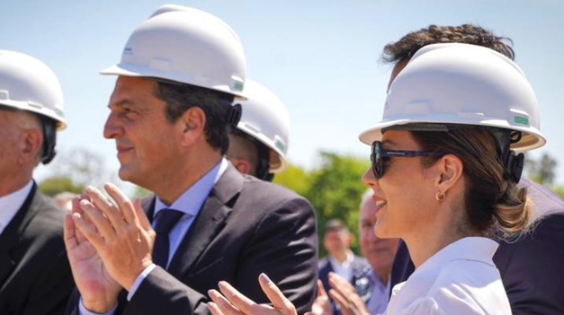 El ministro de Economía, Sergio Massa, y la secretaria de Energía, Flavia Royon.