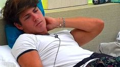 A Marcos se lo vio con menos energía que en semanas anteriores. A Marcos se lo vio con menos energía que en semanas anteriores.