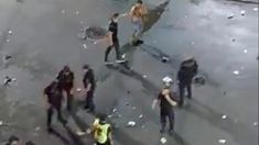 Violencia en el recital de La Renga: un joven terminó en terapia intensiva tras ser golpeado por un empleado de seguridad Violencia en el recital de La Renga: un joven terminó en terapia intensiva tras ser golpeado por un empleado de seguridad