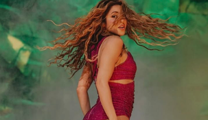 La preparación física de Shakira se estructura en sesiones de entrenamiento que combinan trabajo de fuerza con pesas, series cardiovasculares y secuencias de baile.