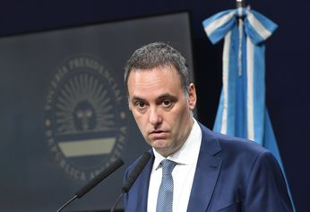 Adorni en su habitual conferencia de prensa desde Casa Rosada.