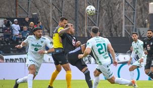 Una situación inédita se produjo en el partido entre Riestra y Sarmiento.