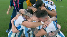 Los festejos y la emoción de la Selección argentina tras ganar el Mundial Qatar 2022. Los festejos y la emoción de la Selección argentina tras ganar el Mundial Qatar 2022.