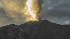Volván Puracé al sureste de Colombia. Foto de archivo.