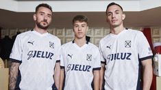 Mancuello, Parmo y Marcone con la camiseta nueva. Mancuello, Parmo y Marcone con la camiseta nueva.