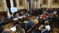 La Bicameral de Tratamiento Legisltaivo logró aplazar el debate de dos polémicos decretos. La Bicameral de Tratamiento Legisltaivo logró aplazar el debate de dos polémicos decretos.