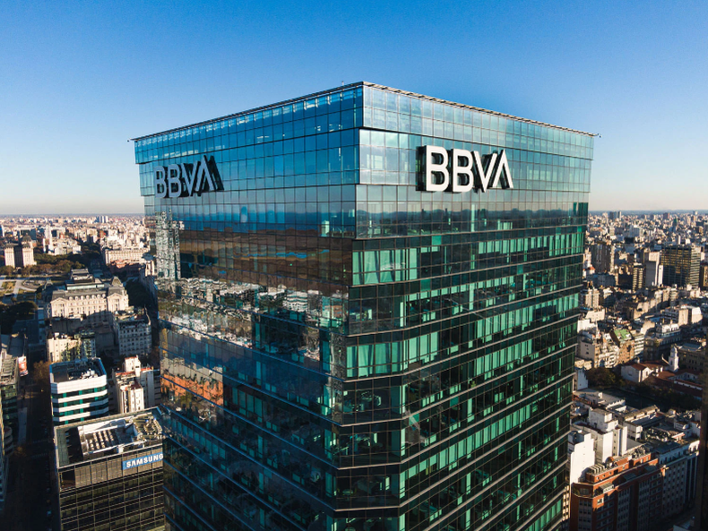 BBVA y otras empresas buscan empleados en el país.