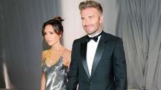El matrimonio Beckham-Adams al llegar a la boda de su hijo mayor.