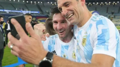 Messi y Scaloni tras obtener la Copa América en el Maracaná. Messi y Scaloni tras obtener la Copa América en el Maracaná.