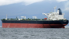 El buque transportaba petróleo desde la isla iraní Khargh, la principal terminal de distribución en el Golfo Pérsico.