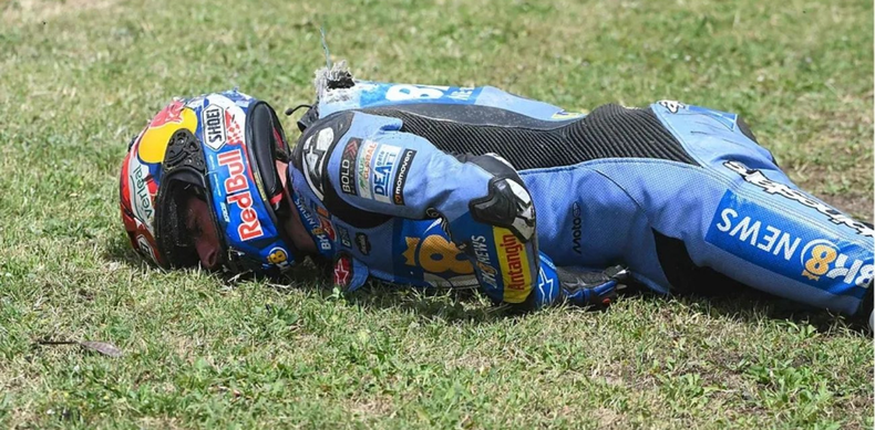 Álex Márquez sufrió un escalofriante accidente en el Gran Premio de Cataluña de MotoGP.