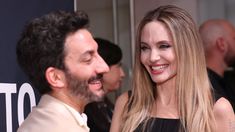 Juan Minujín compartió un momento único junto a Angelina Jolie en Toronto. Juan Minujín compartió un momento único junto a Angelina Jolie en Toronto.