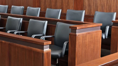 El Gobierno busca aprobar el juicio por jurados.