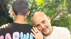 Muscari mostró el rostro de su hijo Lucio por primera vez tras obtener su adopción plena. Muscari mostró el rostro de su hijo Lucio por primera vez tras obtener su adopción plena.