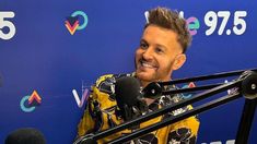 Axel en el estudio de FM Vale 97.5. Axel en el estudio de FM Vale 97.5.