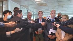 El jefe del interbloque explicó los motivos de la decisión a la prensa. El jefe del interbloque explicó los motivos de la decisión a la prensa.