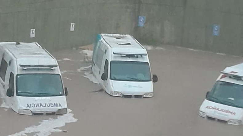 La ciudad quedó devastada luego del temporal de este sábado a la madrugada.