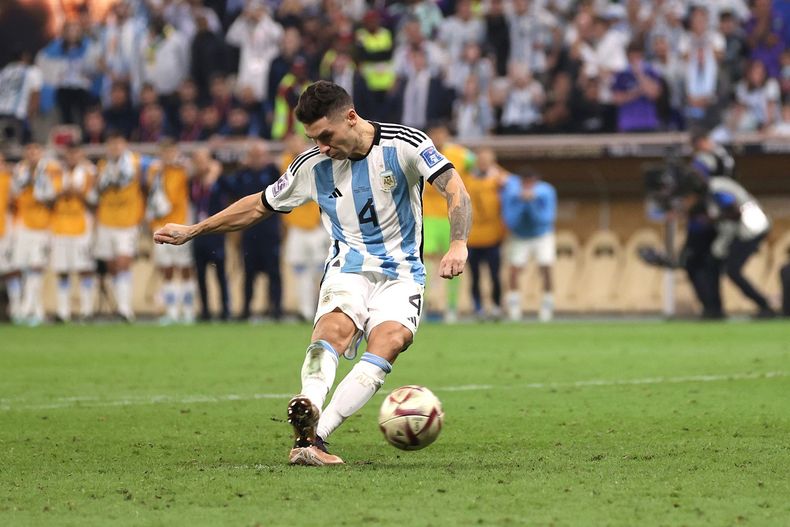 Gonzalo Montiel no viajará a la gira de la Selección argentina en Asia.