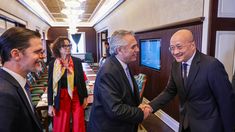 En su tercer día en China, Alberto Fernández se reunió con directivos de empresas que invierten en el sector energético argentino.