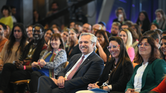 El mandatario destacó los avances de las leyes argentinas por la comunidad.