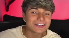 El actor de O11CE fue filmado disparando una 9mm junto a un delincuente. El actor de O11CE fue filmado disparando una 9mm junto a un delincuente.