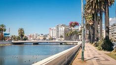 En estas playas se pueden practicar deportes como surf, body board, stand up paddle, trekking y ciclismo. En estas playas se pueden practicar deportes como surf, body board, stand up paddle, trekking y ciclismo.