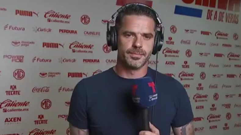 El entrenador de 38 años se desentendió de los rumores que lo vinculan con Boca.