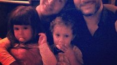 Adrián Suar y Diego Torres, con Margarita y Nina: ¿Quién diría que estos dos bandidos terminaríamos así? Adrián Suar y Diego Torres, con Margarita y Nina: ¿Quién diría que estos dos bandidos terminaríamos así?