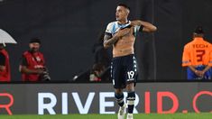 El volante de la Academia festeja su gol, el segundo del equipo de Avellaneda. El volante de la Academia festeja su gol, el segundo del equipo de Avellaneda.