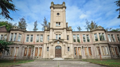 La Universidad de Pilar podrá seguir operando.