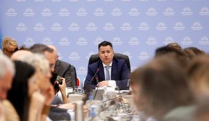 Ley Ómnibus: el debate en comisión comenzó con fuertes cruces y el foco puesto en las facultades delegadas