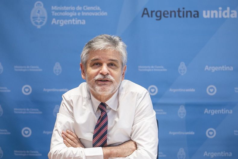 Filmus aseguró que la vacuna argentina estará disponible el año próximo.