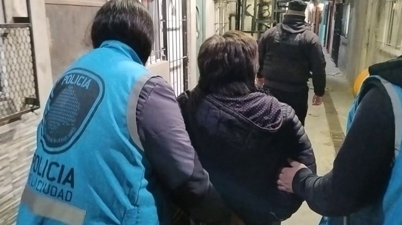 Tres mujeres quedaron detenidas tras el desarme del kiosco de venta de drogas.&nbsp;
