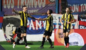 Deportivo Madryn se impuso en los penales y dejó a Tigre fuera de la Copa Argentina.