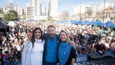 miles de familias de lomas de zamora celebraron el dia de la independencia en la plaza grigera miles de familias de lomas de zamora celebraron el dia de la independencia en la plaza grigera