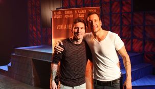 El detrás de escena de la visita de Lionel Messi al teatro y el efusivo te amo de Nico Vázquez El detrás de escena de la visita de Lionel Messi al teatro y el efusivo te amo de Nico Vázquez