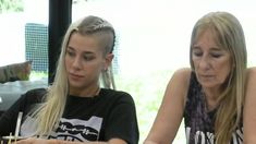 La Tora ya no puede ocultar su desencanto con su madre Gladys. La Tora ya no puede ocultar su desencanto con su madre Gladys.