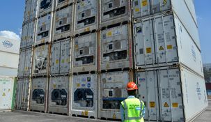 Aaduana identificó 3 empresas que comercializaban más de 3 mil contenedores en el mercado interno. Aaduana identificó 3 empresas que comercializaban más de 3 mil contenedores en el mercado interno.