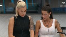 La Tora y Juliana fueron las primeras en acordar. La Tora y Juliana fueron las primeras en acordar.