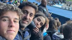 Diego Milito junto a su familia en el estadio. Diego Milito junto a su familia en el estadio.
