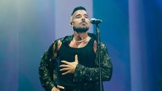 Ricky Martin vivió un momento insólito en medio de un recital en Europa. Ricky Martin vivió un momento insólito en medio de un recital en Europa.