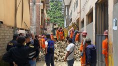 Lograron rescatar a ocho personas. Lograron rescatar a ocho personas.