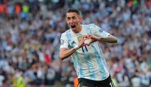 Una imagen que se hizo habitual: el festejo de Fideo en una final.
