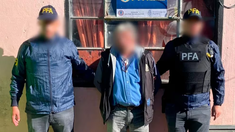 El hombre de 66 años fue detenido y la Policía secuestró su teléfono. El hombre de 66 años fue detenido y la Policía secuestró su teléfono.
