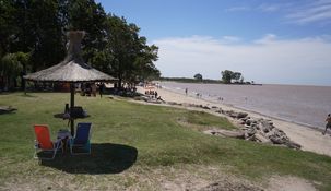 Escapadas a una hora y media de Buenos Aires: conocé esta playa de arena blanca