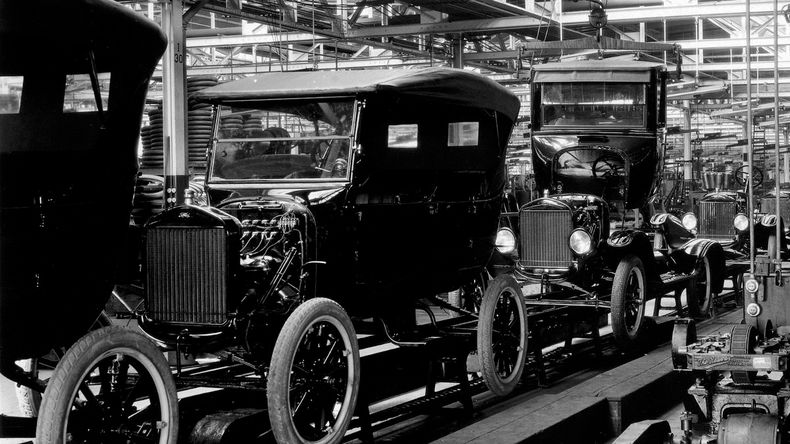 Línea de montaje del Ford T.