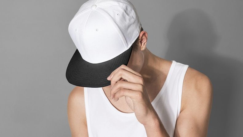 Con este método, la gorra quedará limpia, reluciente, inolora y no se deformará.